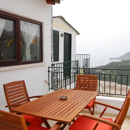 Apartment Spitaki *